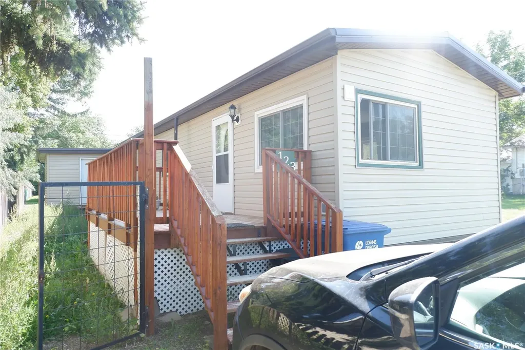 123 3rd Street W Lafleche SK S0H 2K0