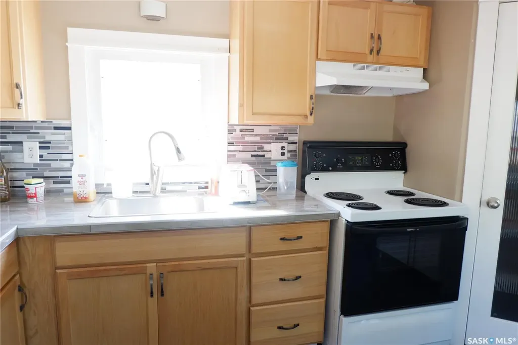 123 3rd Street W Lafleche SK S0H 2K0