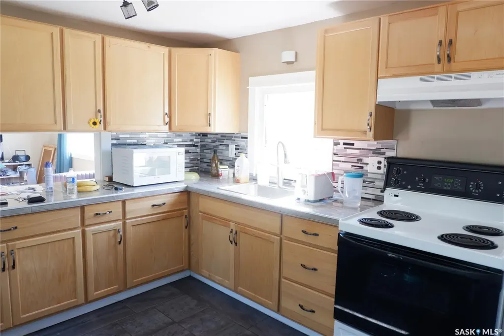 123 3rd Street W Lafleche SK S0H 2K0