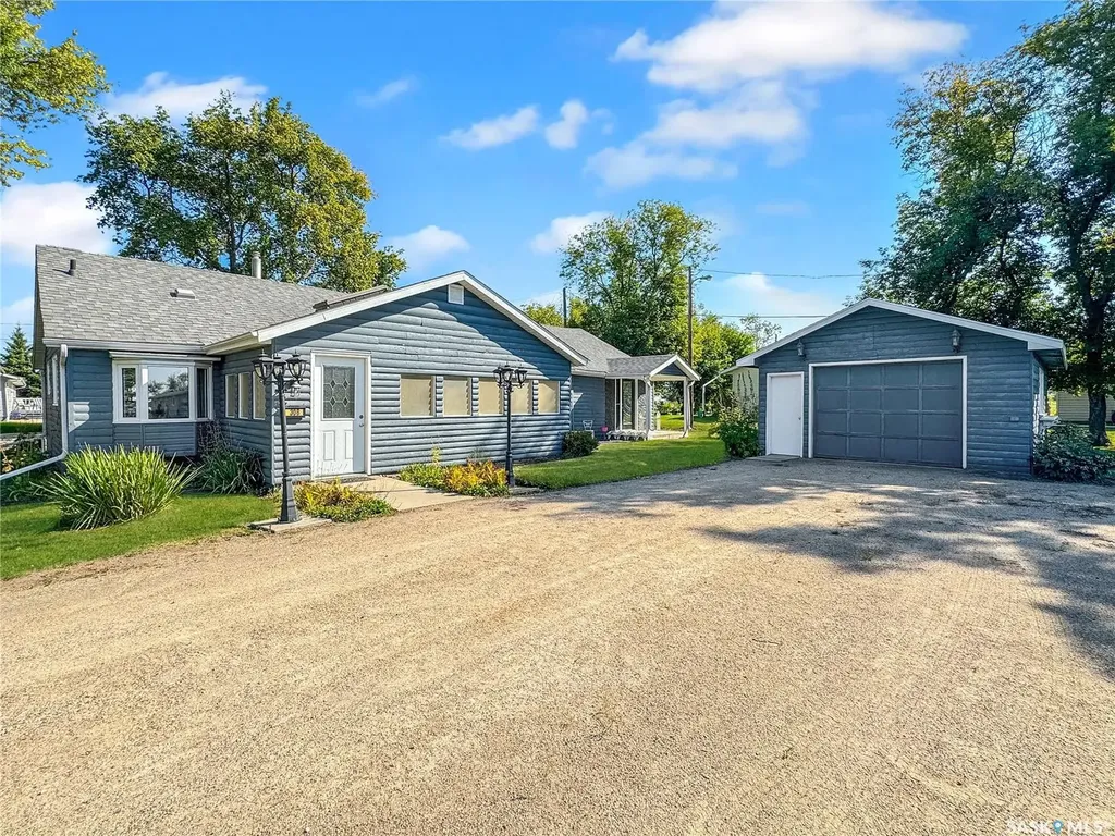 308 2nd Avenue S Leask SK S0J 1M0
