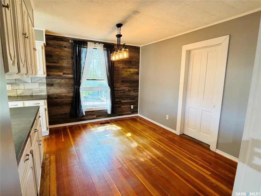 520 1st Street North Portal SK S0C 1W0