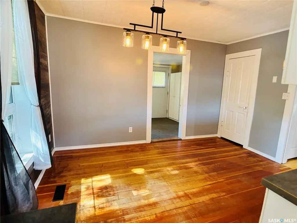 520 1st Street North Portal SK S0C 1W0