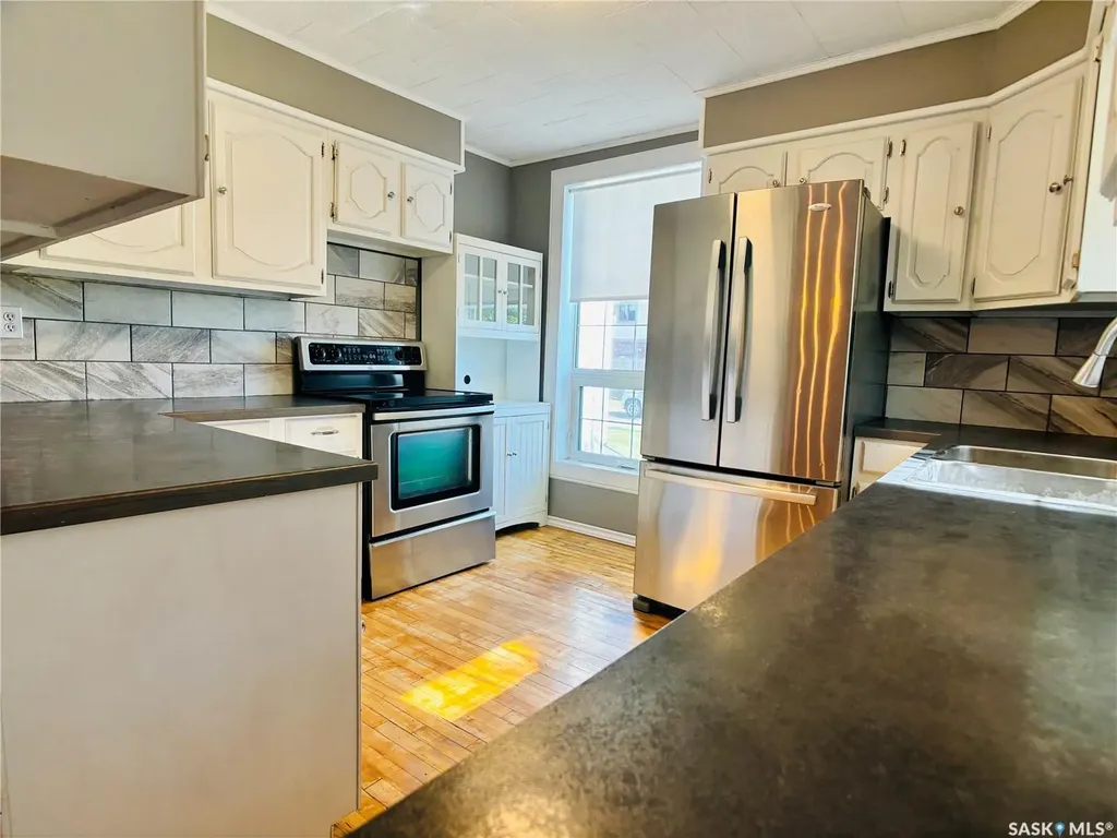 520 1st Street North Portal SK S0C 1W0