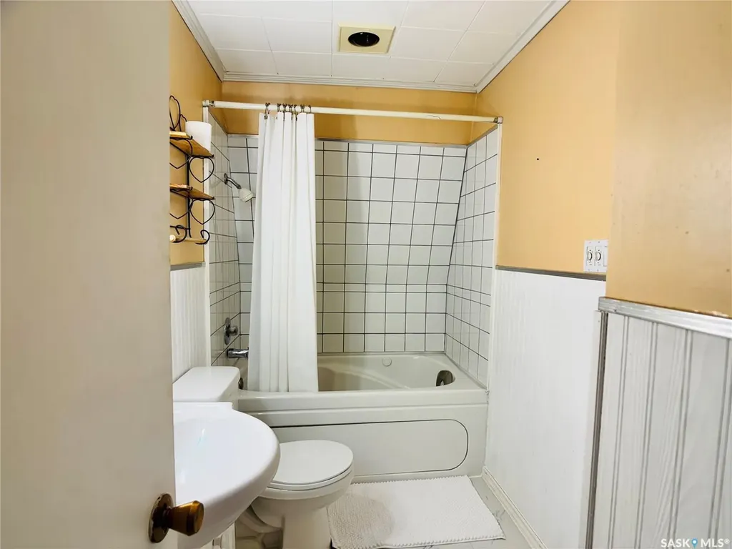 520 1st Street North Portal SK S0C 1W0