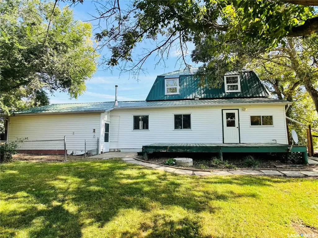 520 1st Street North Portal SK S0C 1W0