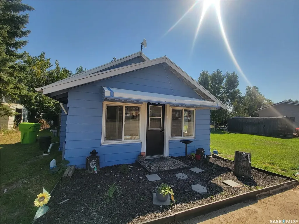 421 4th Street Denzil SK S0L 2S0