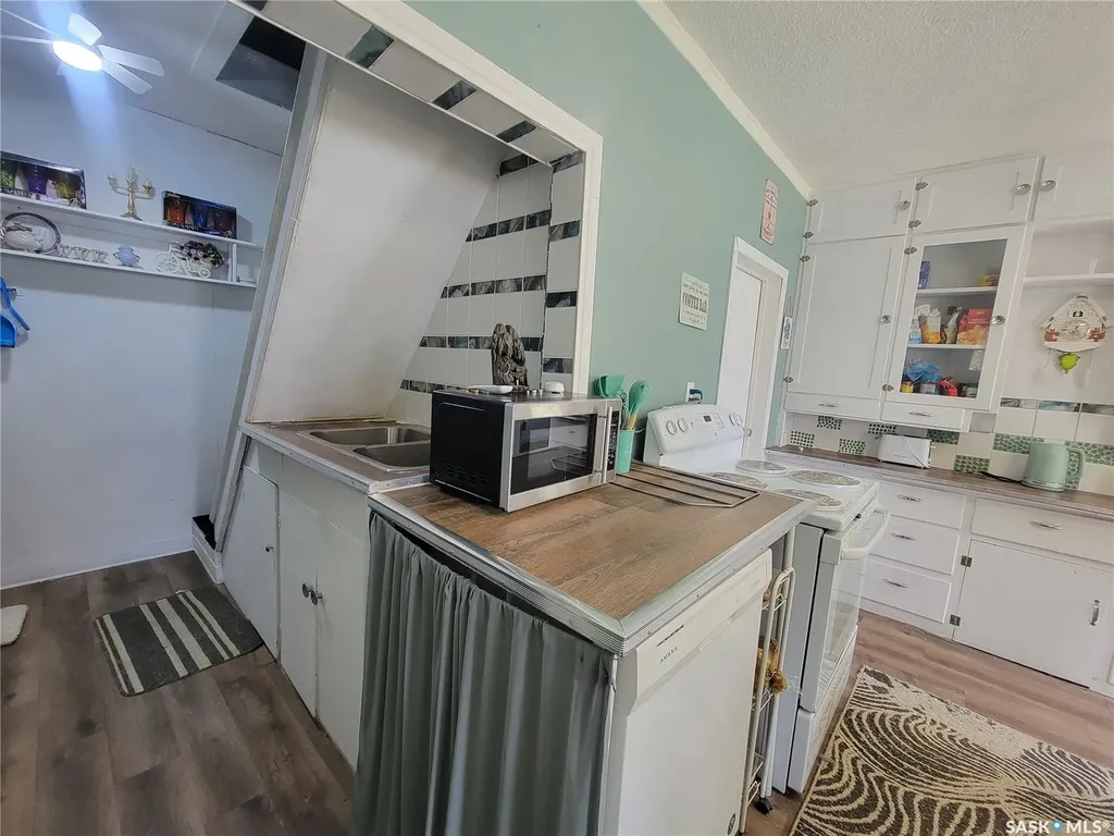 421 4th Street Denzil SK S0L 2S0