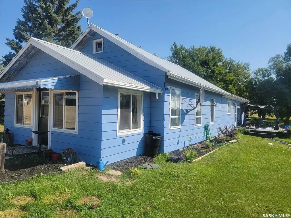 421 4th Street Denzil SK S0L 2S0