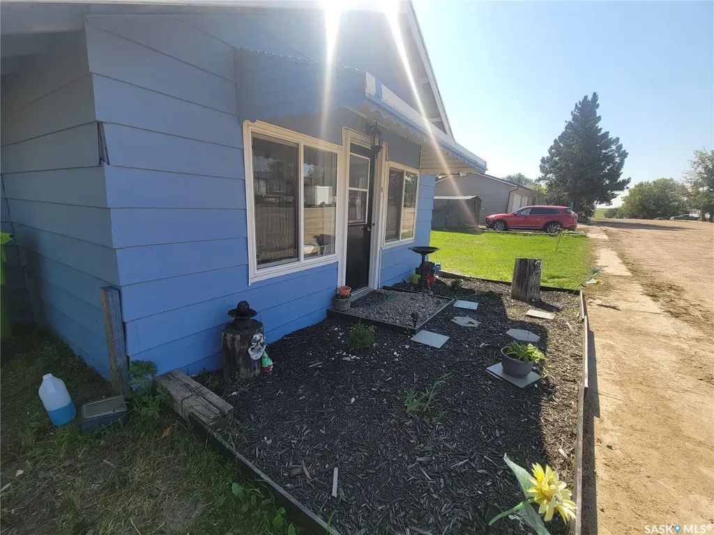 421 4th Street Denzil SK S0L 2S0