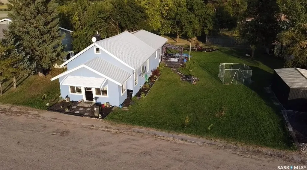 421 4th Street Denzil SK S0L 2S0