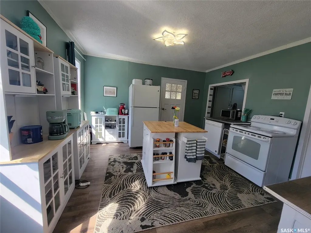 421 4th Street Denzil SK S0L 2S0