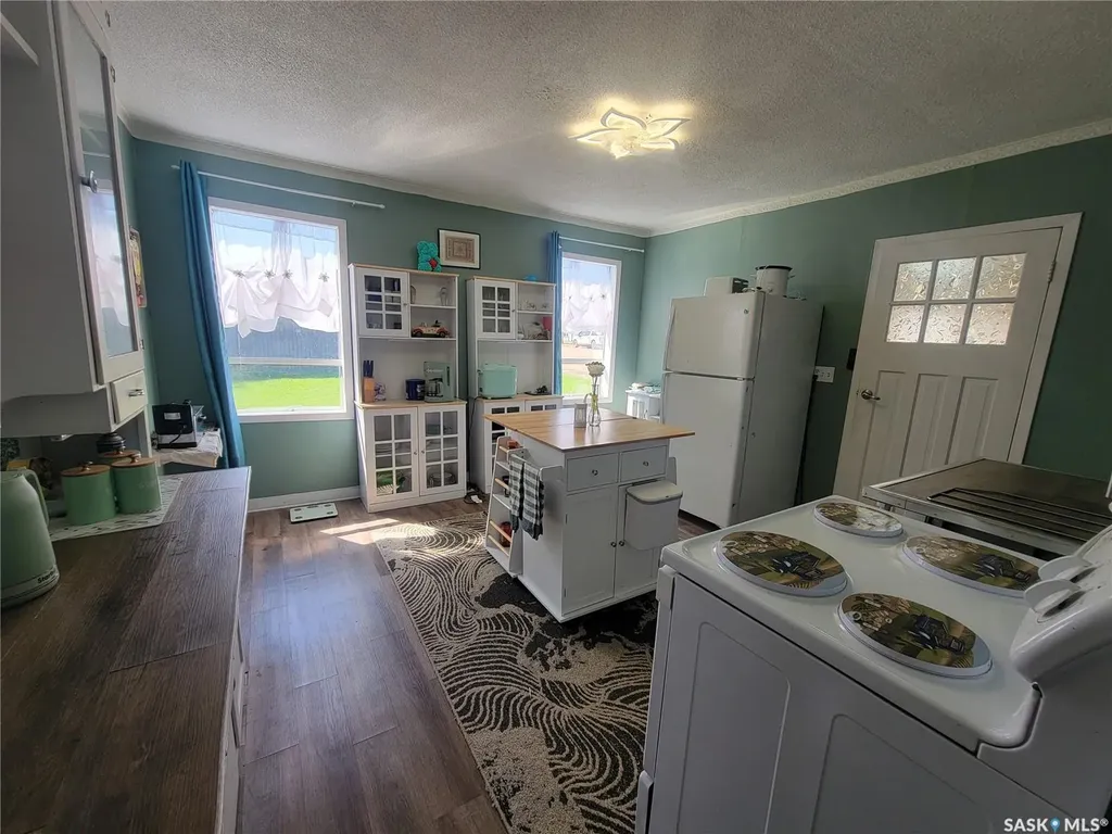 421 4th Street Denzil SK S0L 2S0