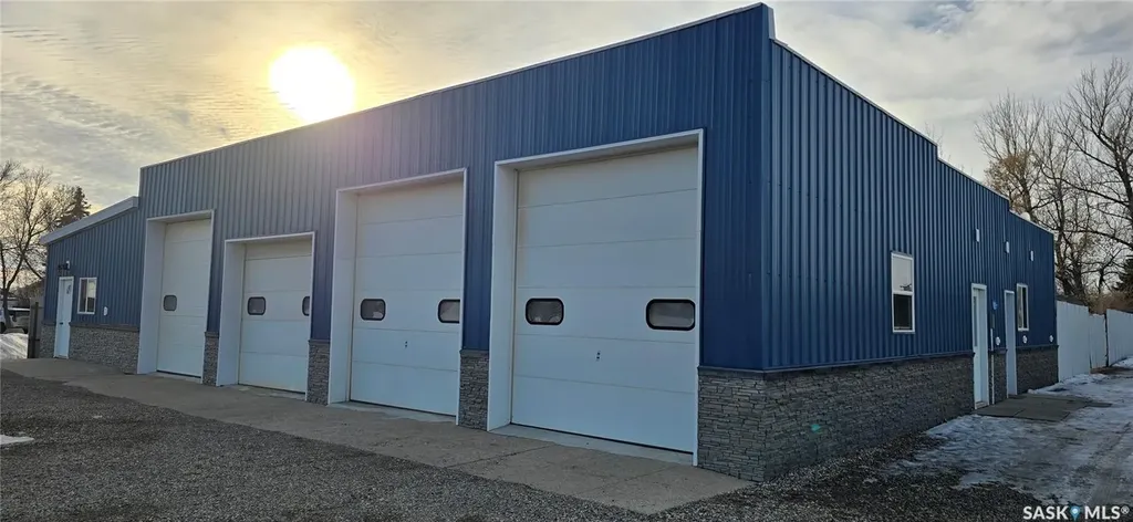 218 3rd Street Estevan SK S4A 0N7