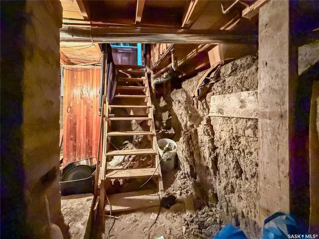 224 Front Street Eastend SK S0N 0T0