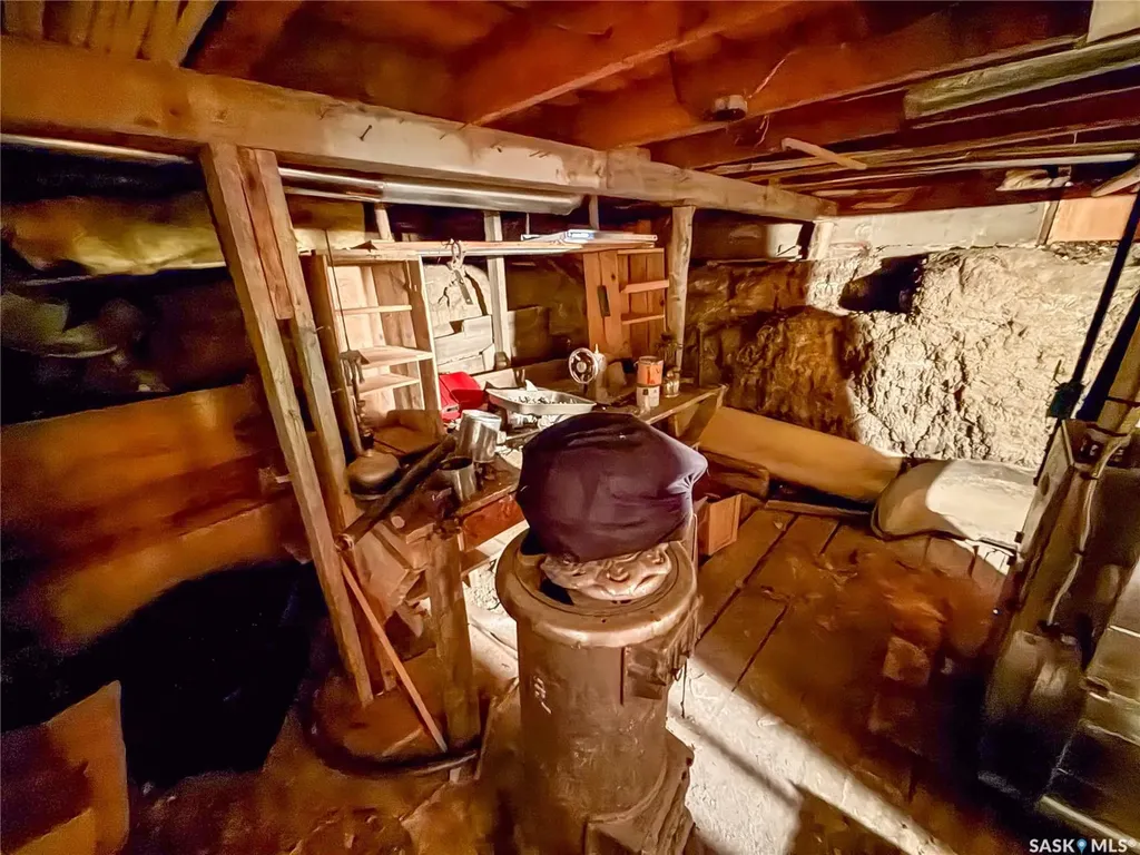 224 Front Street Eastend SK S0N 0T0