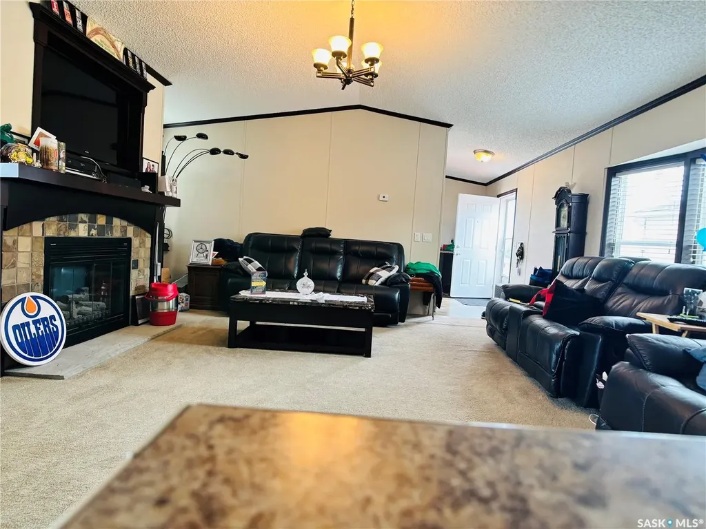 2004 Alice Road Estevan SK S4A 3A7