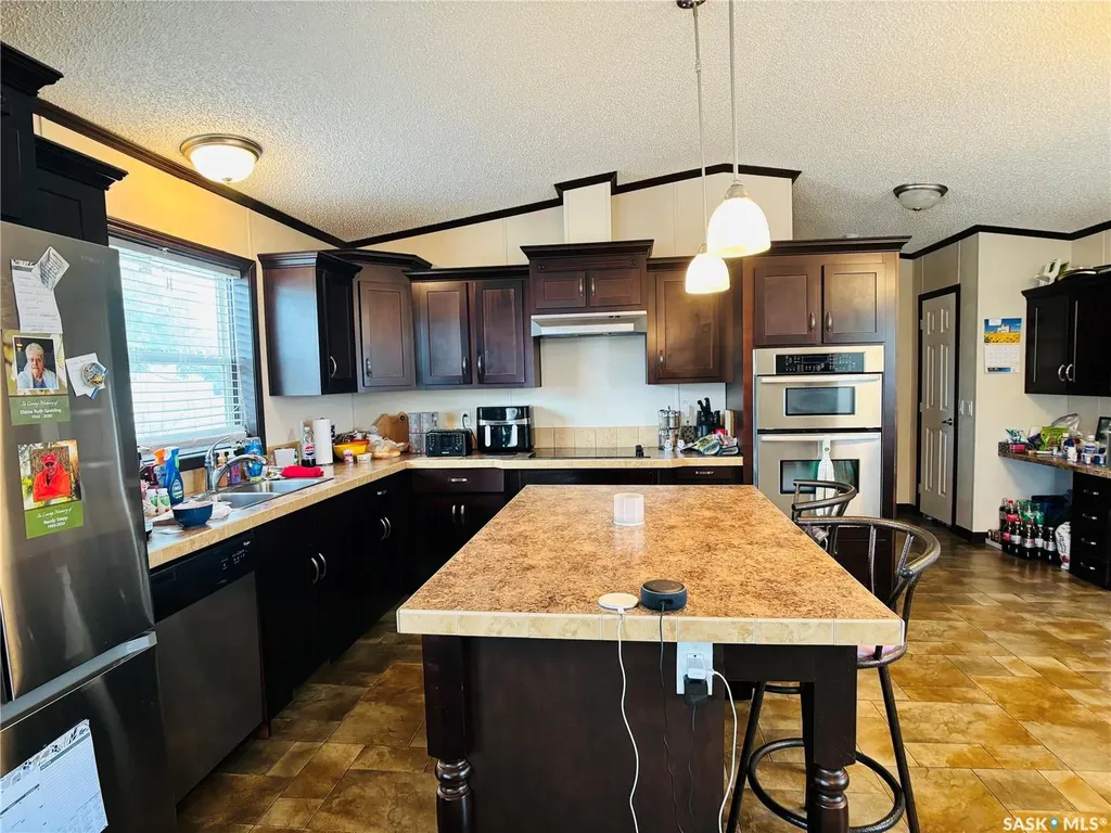 2004 Alice Road Estevan SK S4A 3A7