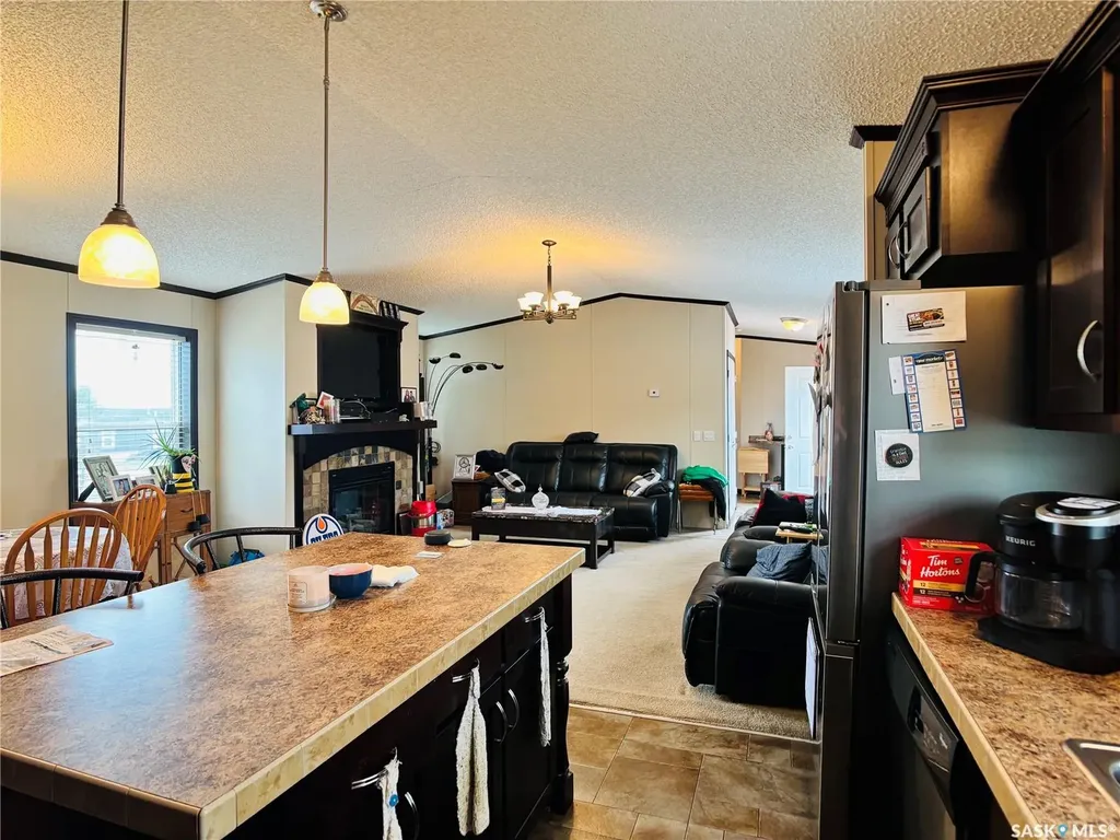 2004 Alice Road Estevan SK S4A 3A7
