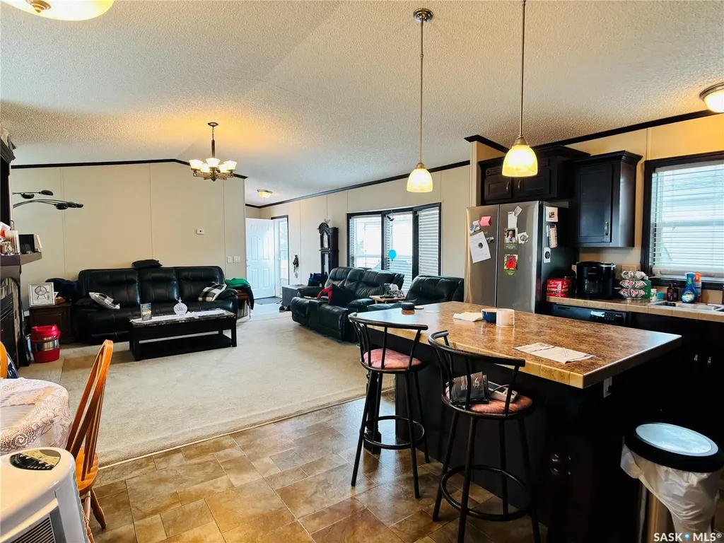 2004 Alice Road Estevan SK S4A 3A7