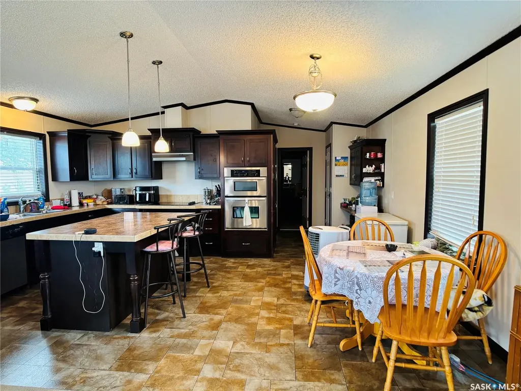 2004 Alice Road Estevan SK S4A 3A7