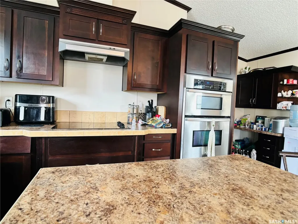 2004 Alice Road Estevan SK S4A 3A7