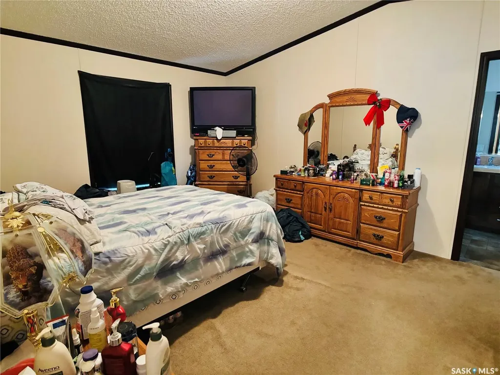 2004 Alice Road Estevan SK S4A 3A7