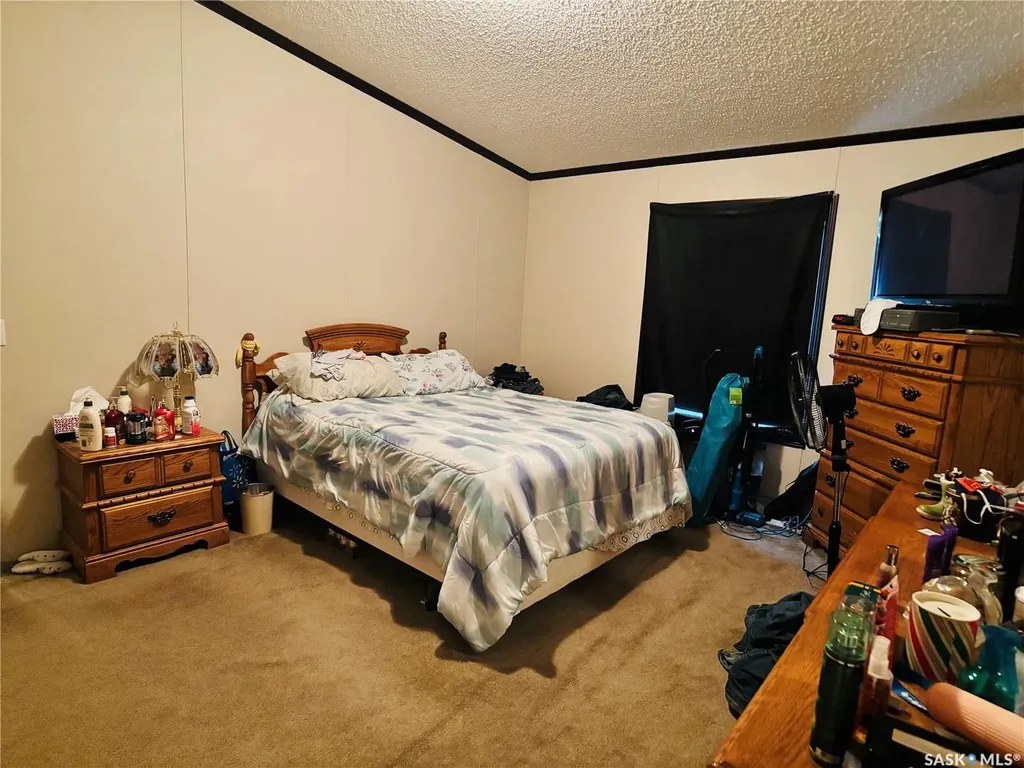 2004 Alice Road Estevan SK S4A 3A7