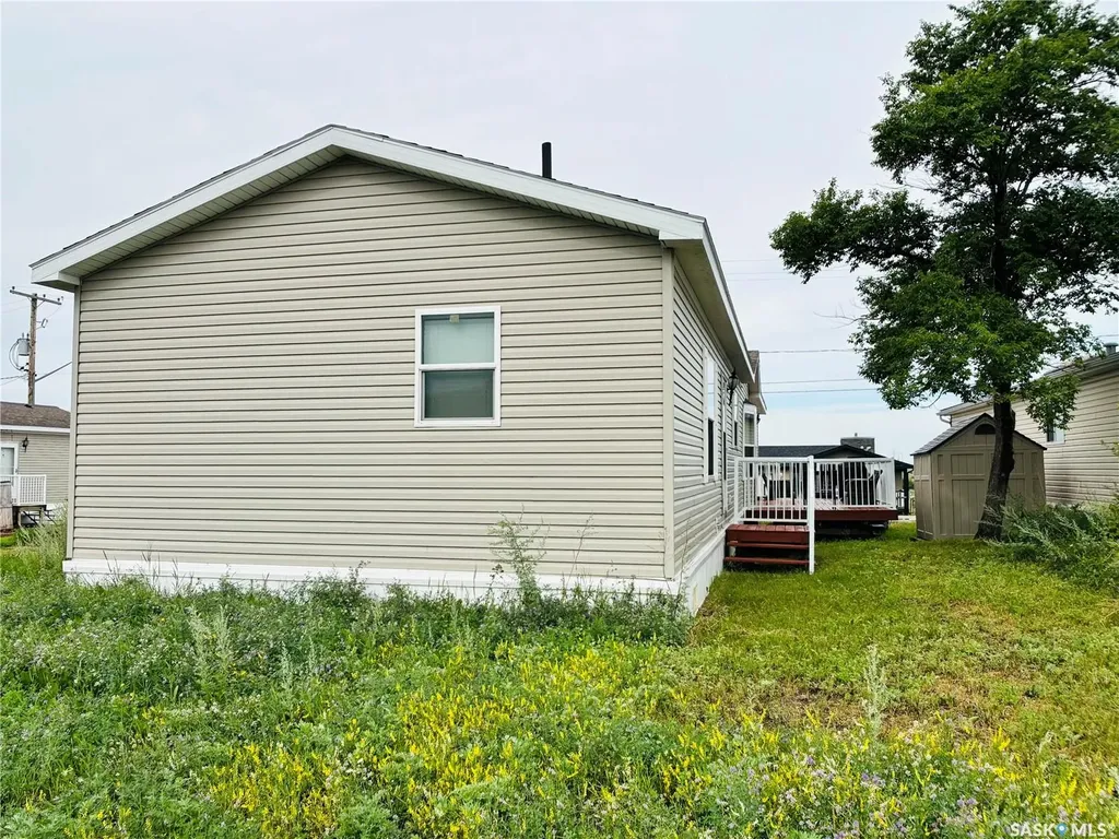 2004 Alice Road Estevan SK S4A 3A7