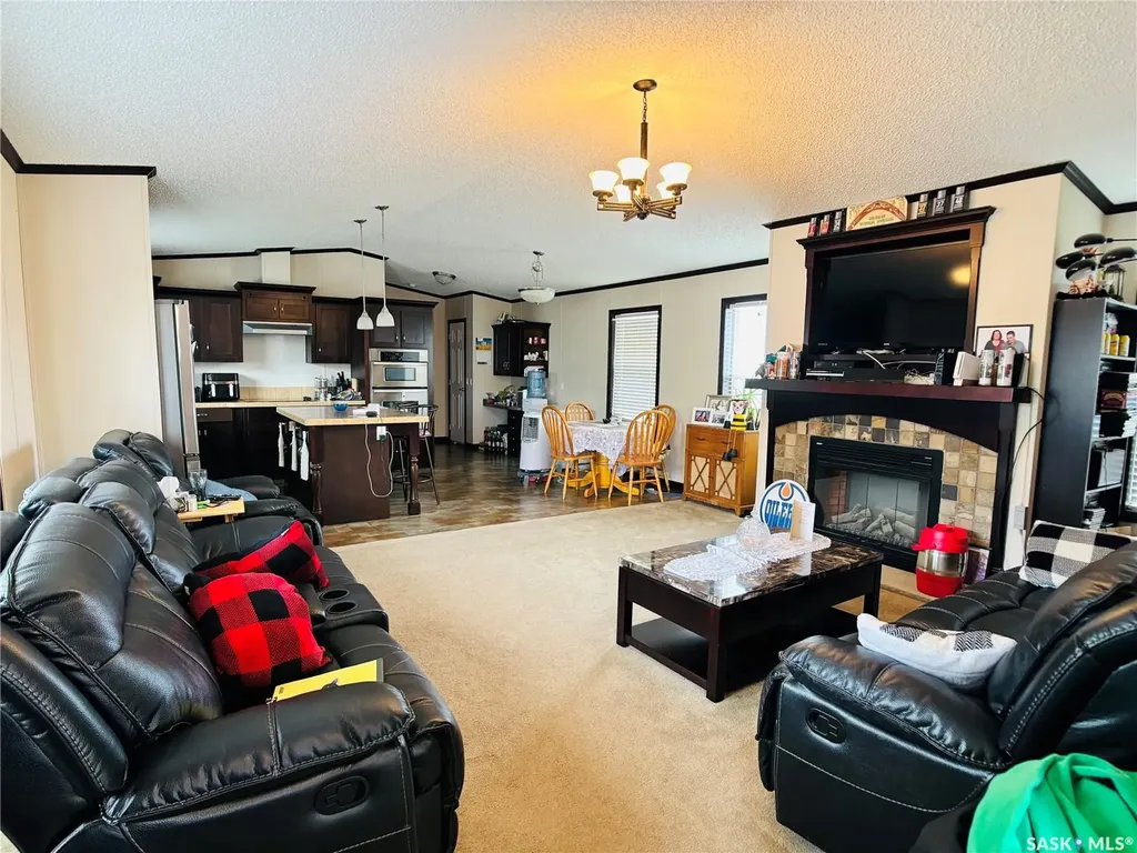 2004 Alice Road Estevan SK S4A 3A7