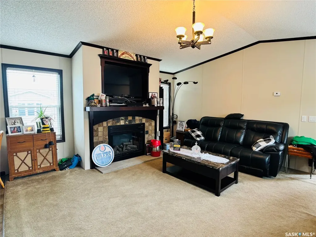 2004 Alice Road Estevan SK S4A 3A7