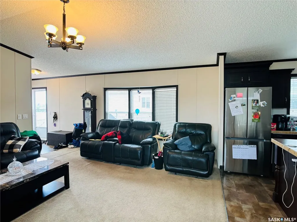 2004 Alice Road Estevan SK S4A 3A7