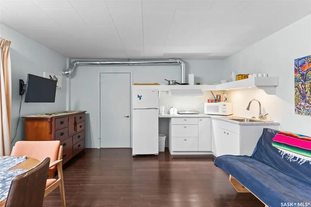 202-206 Elizabeth Avenue Manitou Beach SK S0K 4T1