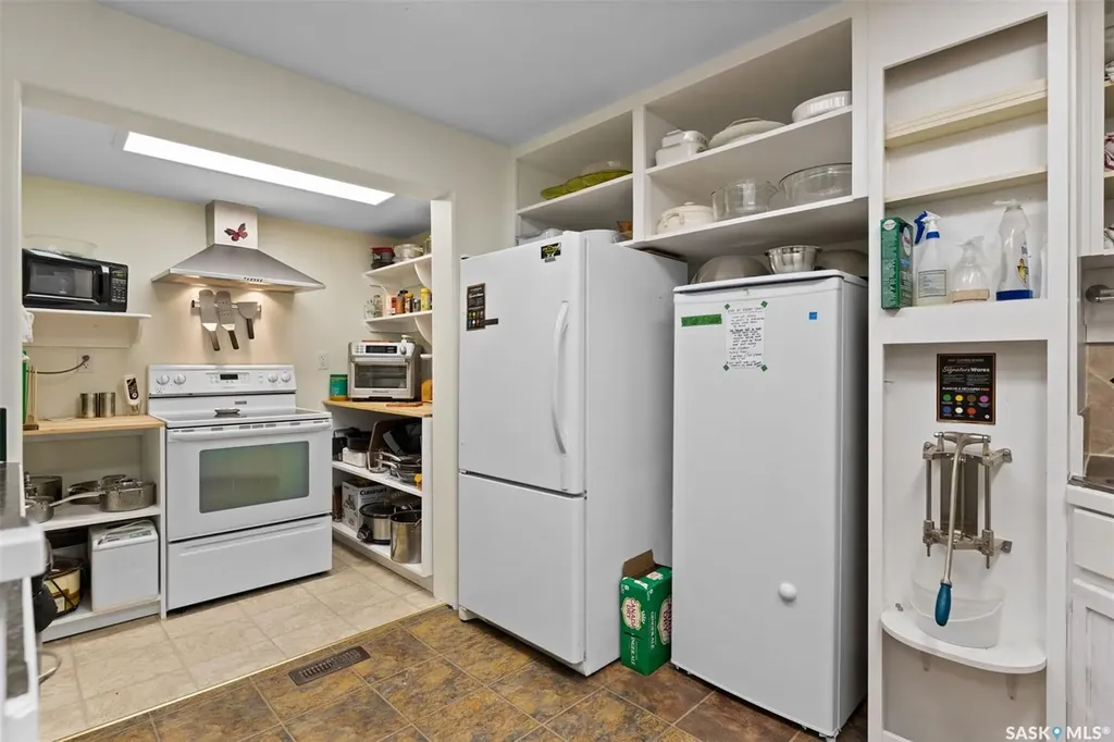 202-206 Elizabeth Avenue Manitou Beach SK S0K 4T1