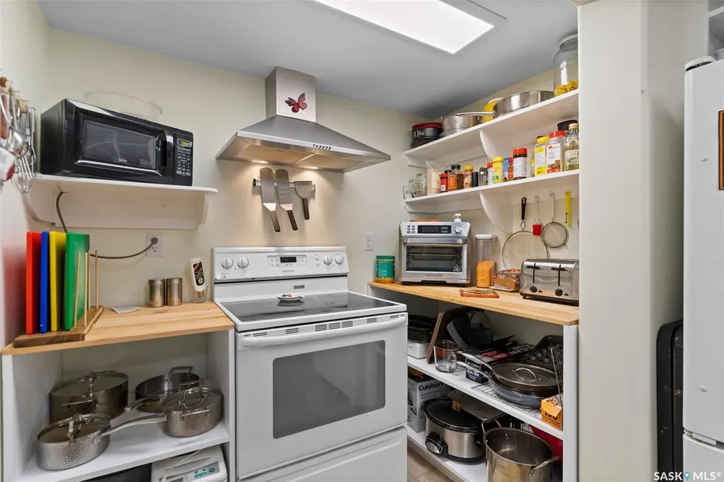 202-206 Elizabeth Avenue Manitou Beach SK S0K 4T1