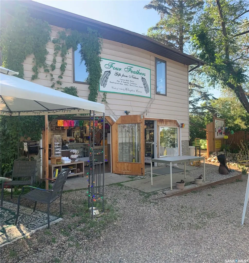 202-206 Elizabeth Avenue Manitou Beach SK S0K 4T1