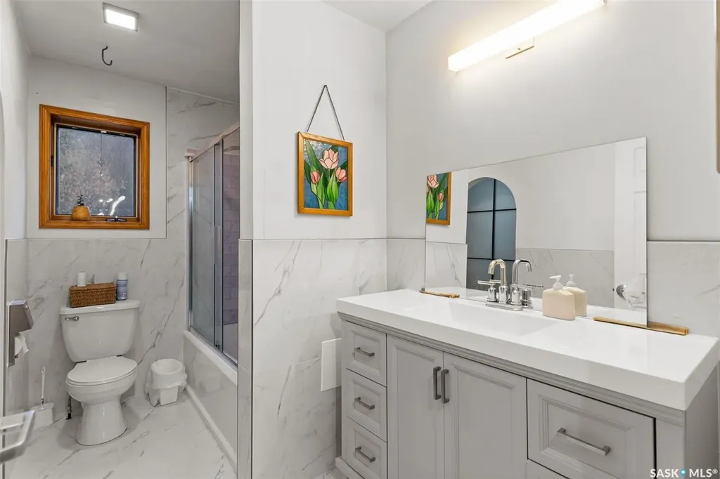 202-206 Elizabeth Avenue Manitou Beach SK S0K 4T1