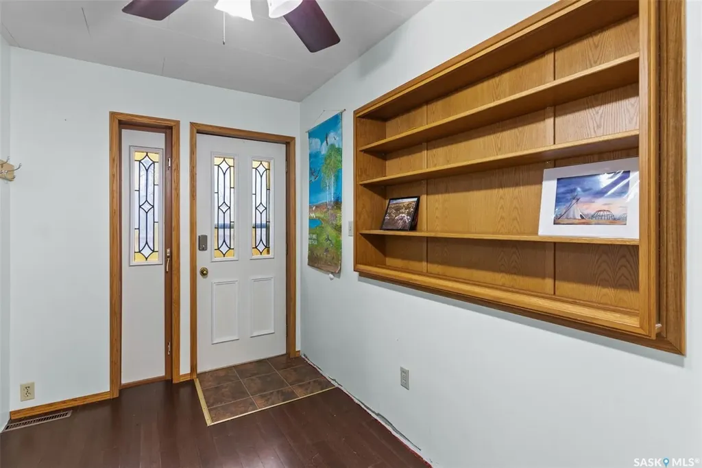 202-206 Elizabeth Avenue Manitou Beach SK S0K 4T1