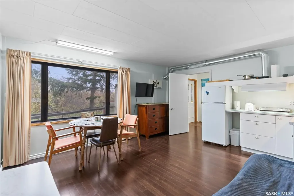 202-206 Elizabeth Avenue Manitou Beach SK S0K 4T1