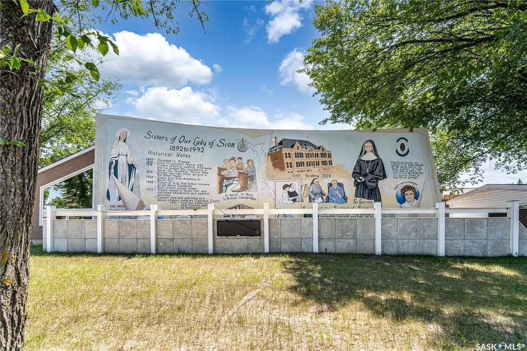 1236 3rd Avenue NW Moose Jaw SK S6H 3V3