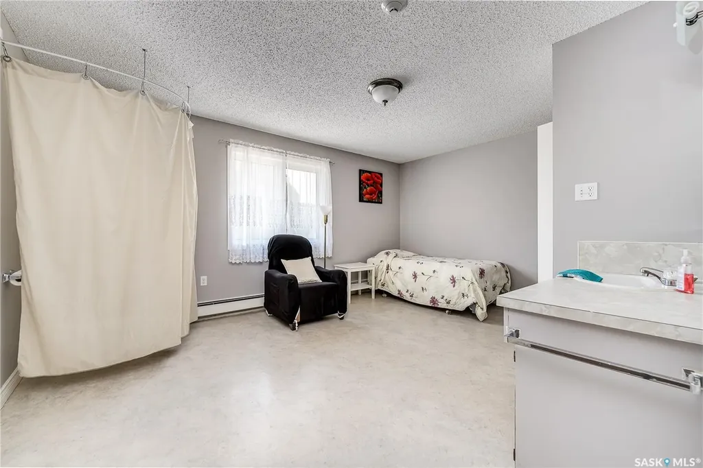 1236 3rd Avenue NW Moose Jaw SK S6H 3V3