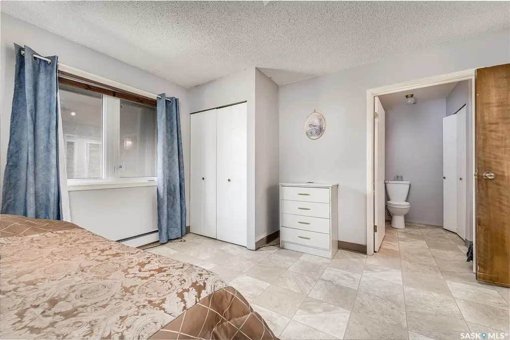 1236 3rd Avenue NW Moose Jaw SK S6H 3V3