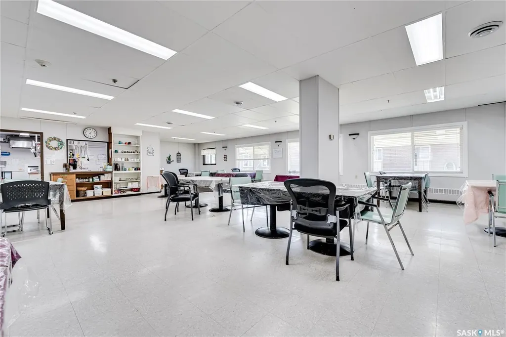 1236 3rd Avenue NW Moose Jaw SK S6H 3V3
