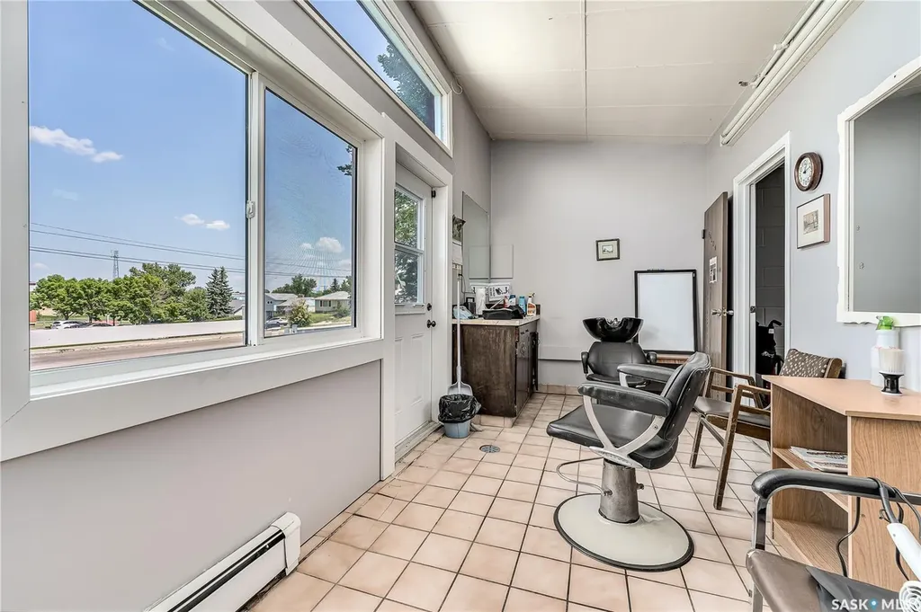 1236 3rd Avenue NW Moose Jaw SK S6H 3V3
