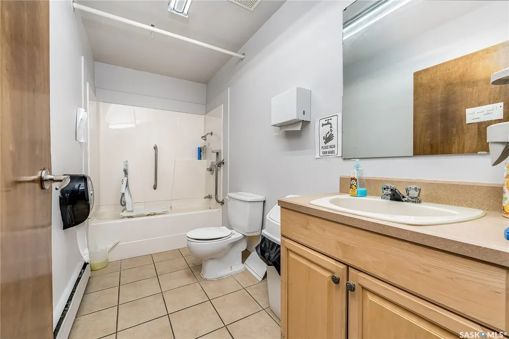 1236 3rd Avenue NW Moose Jaw SK S6H 3V3