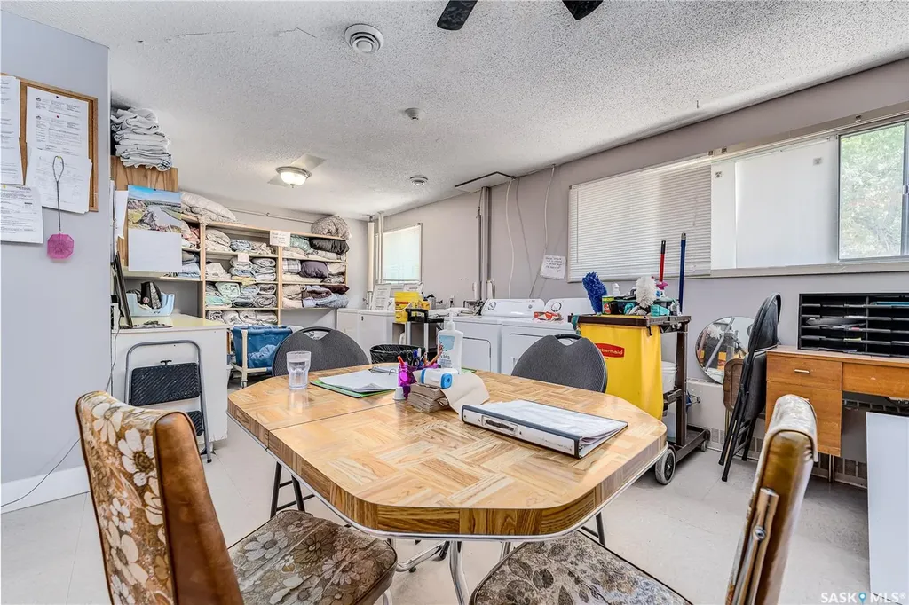 1236 3rd Avenue NW Moose Jaw SK S6H 3V3