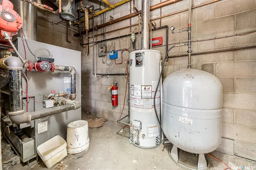 1236 3rd Avenue NW Moose Jaw SK S6H 3V3