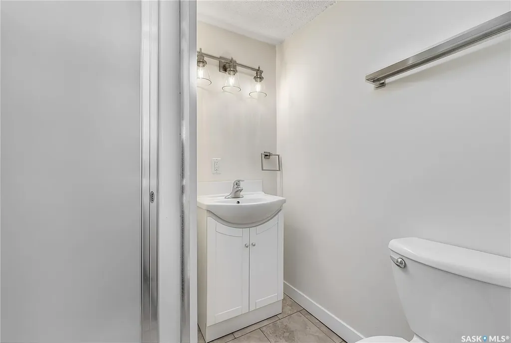 1317 Connaught Avenue Moose Jaw SK S6H 4B9