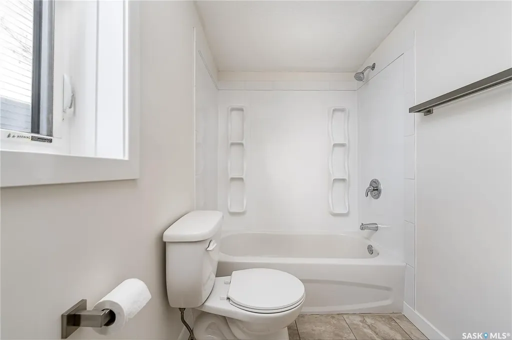 1317 Connaught Avenue Moose Jaw SK S6H 4B9