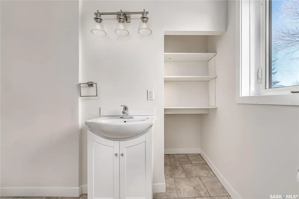 1317 Connaught Avenue Moose Jaw SK S6H 4B9