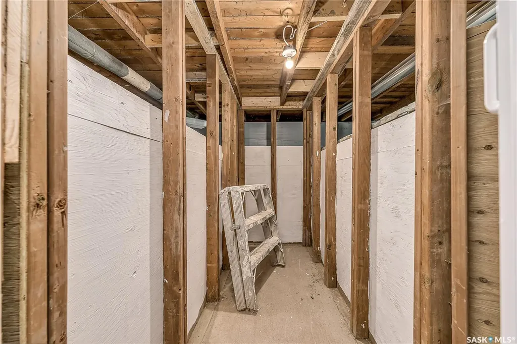1317 Connaught Avenue Moose Jaw SK S6H 4B9